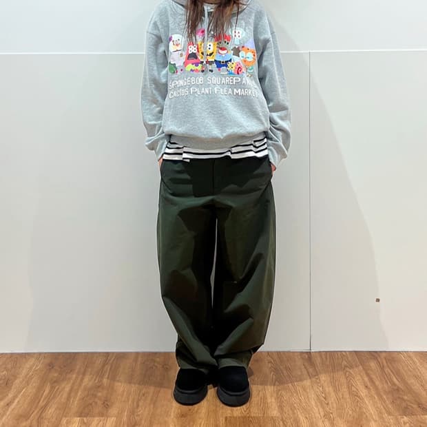 유니클로 저지배럴레그팬츠 올리브 XL