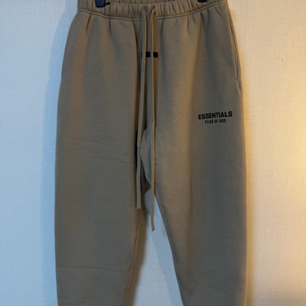 [S]에센셜 피어오브갓 스웻팬츠 데저트 샌드24FW
