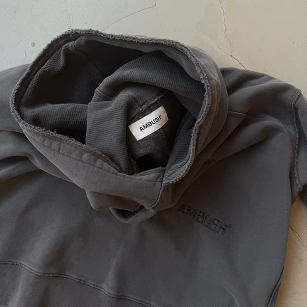 엠부쉬 피그먼트 컷오프 후드