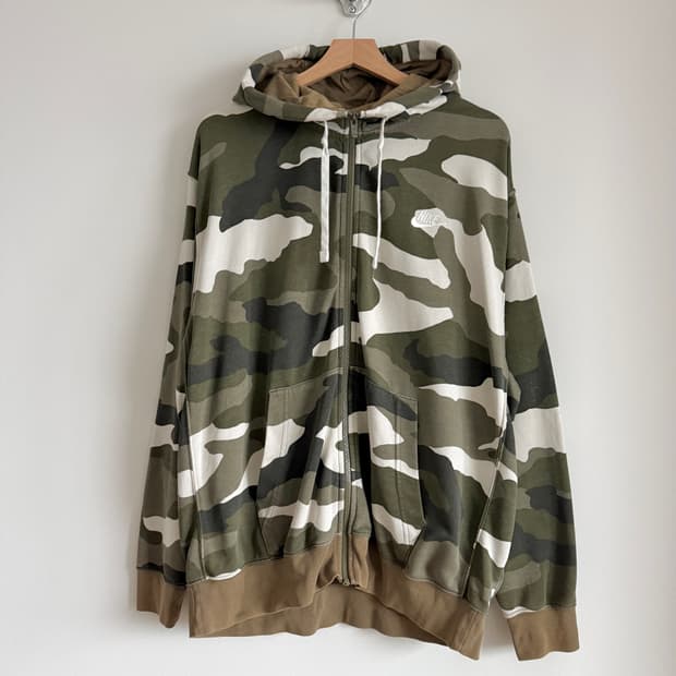 나이키(NIKE) 카모 후드집업