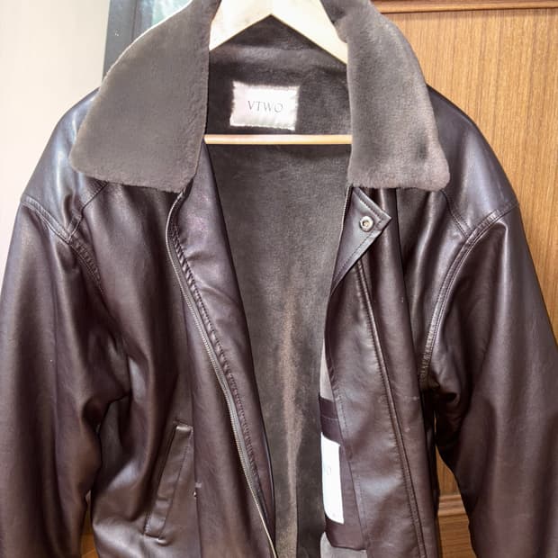 Vtwo 브라운 가죽 무스탕