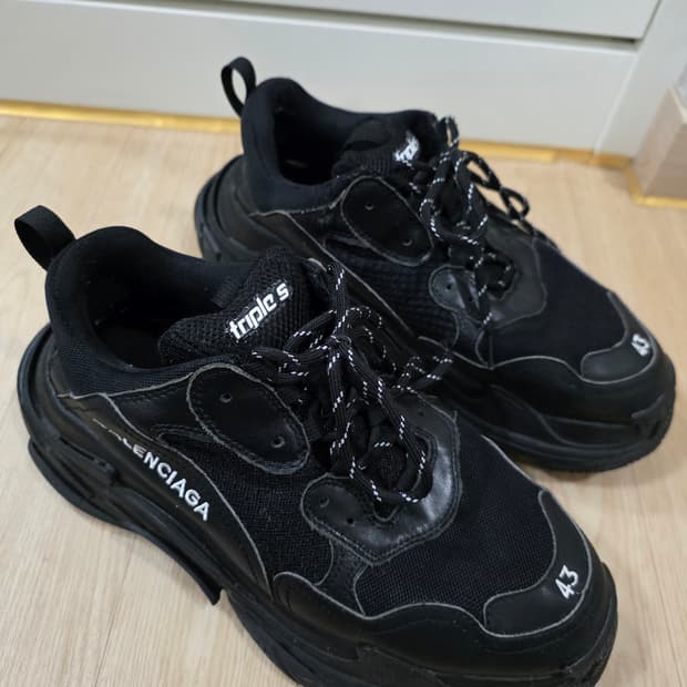 발렌시아가 트리플S 트레이너 트리플 블랙 43