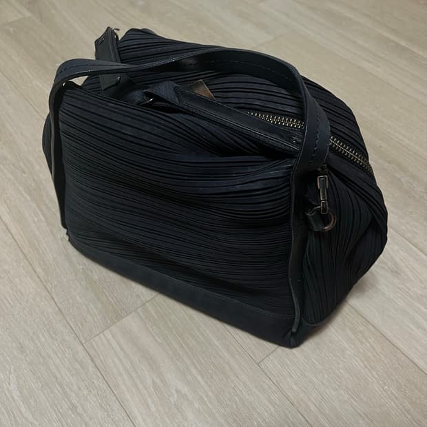 ISSEYMIYAKE 플리츠플리즈 2way 숄더백