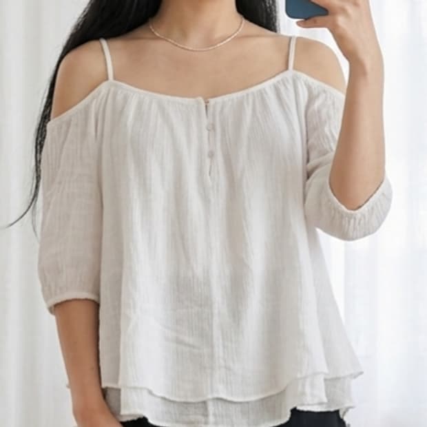 모리걸 화이트 레이어드 블라우스