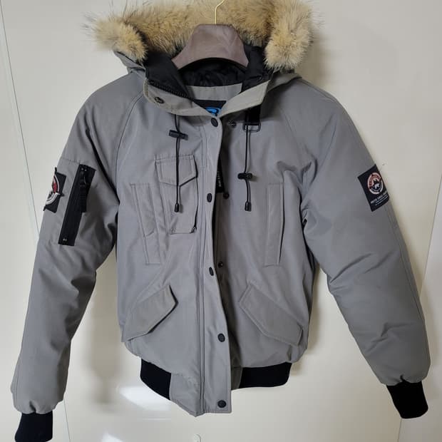 스케쳐스 덕다운 리얼라쿤퍼 봄버 90표기 95정사이즈 상태굿

