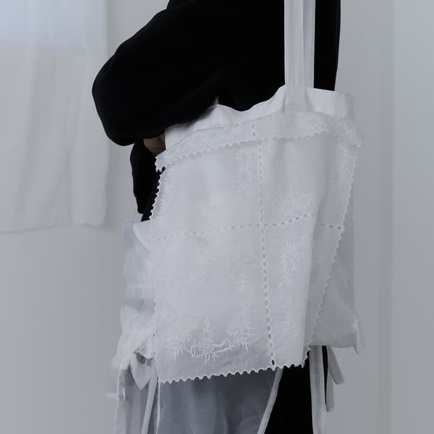 수집미학 레이스 디테처블 토트백