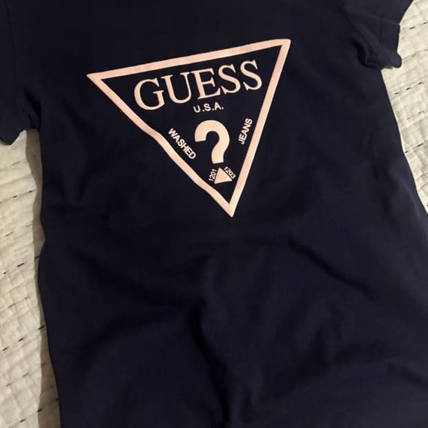대대장 유일매물 게스 네이비핑크 딸기우유 딱붙 반팔 솜빈티지