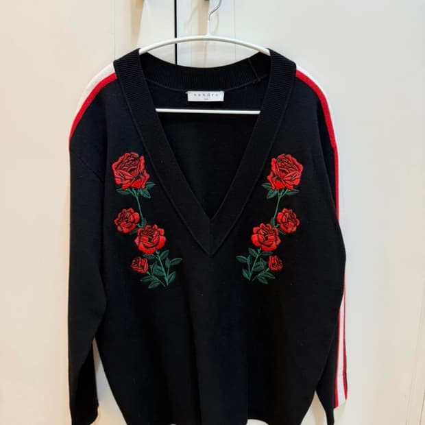 산드로 로즈 니트