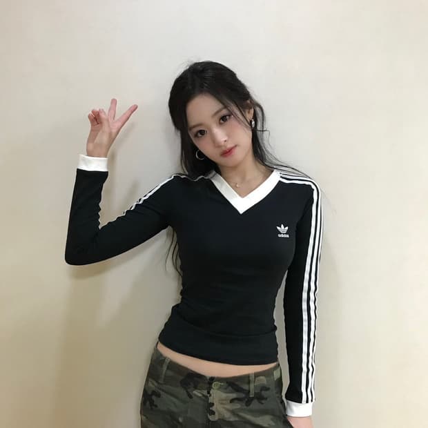 아디다스 브이넥 긴팔 티셔츠 롱슬리브 S