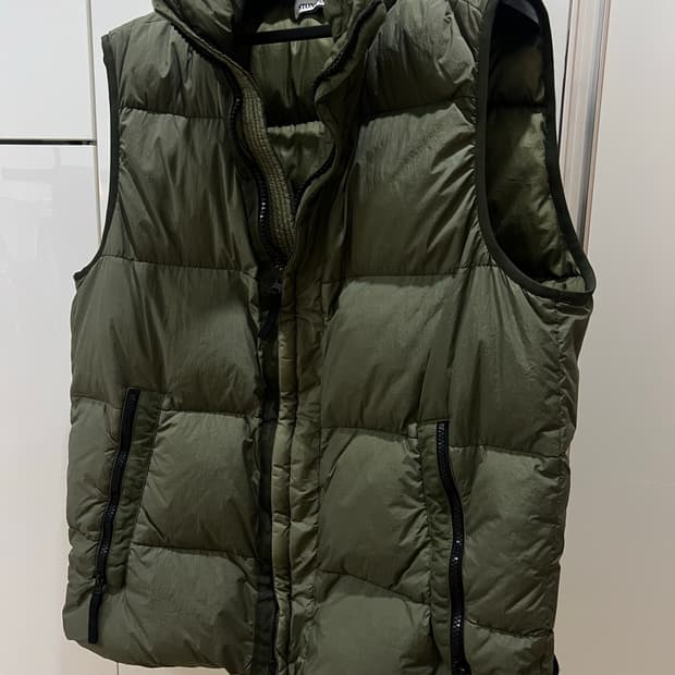 스톤아일랜드 크링클랩스 카키패딩조끼 xl