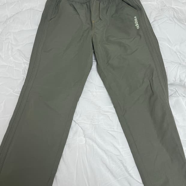 아디다스 네오라인 카키 트레이닝 팬츠