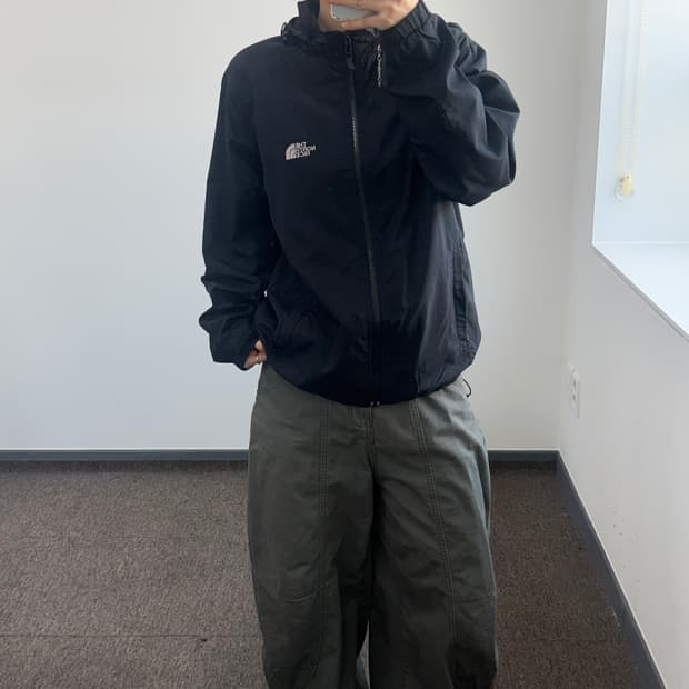 The north face 노스페이스 블랙 바람막이