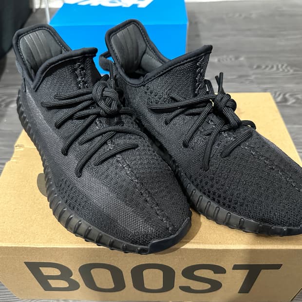 이지부스트 350 v2 오닉스 팝니다.