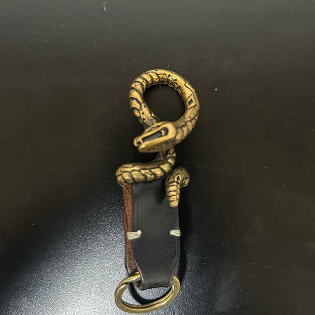 신트리플식스x큐스레더 키 홀더