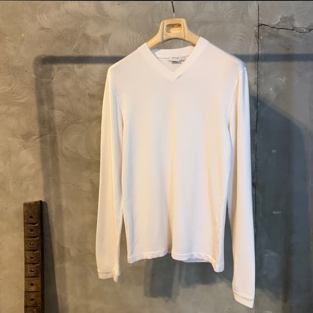 아르마니 꼴레지오니 브이넥 롱슬리브 티셔츠 103