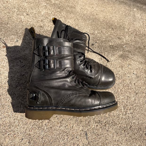 265) Dr. Martens 사라센 더블 버클 컴뱃 부츠