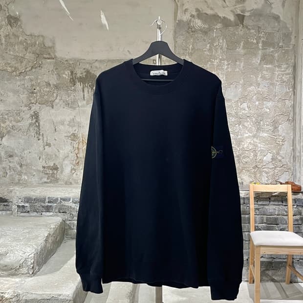 스톤 아일랜드 블랙 와펜 스웻 셔츠