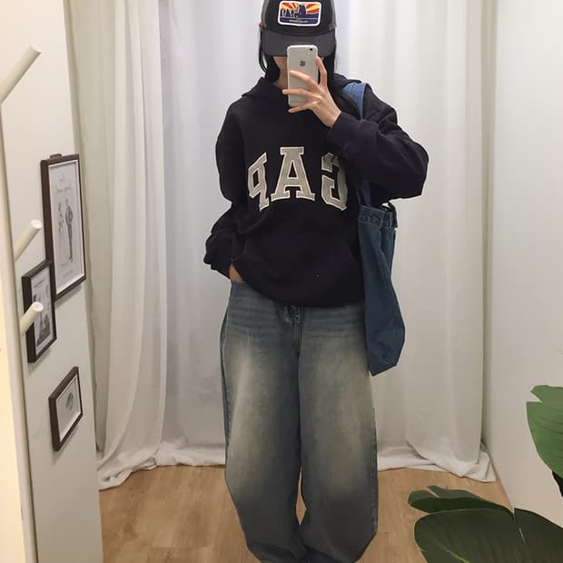 Unisex GAP Hoodie 105