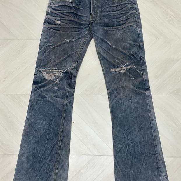 00’s JPN SUE 플레어 하드 워싱 데님 팬츠