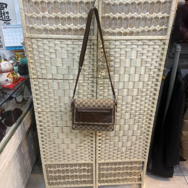 정품 구찌 캔버스 메신저백 팝니다
