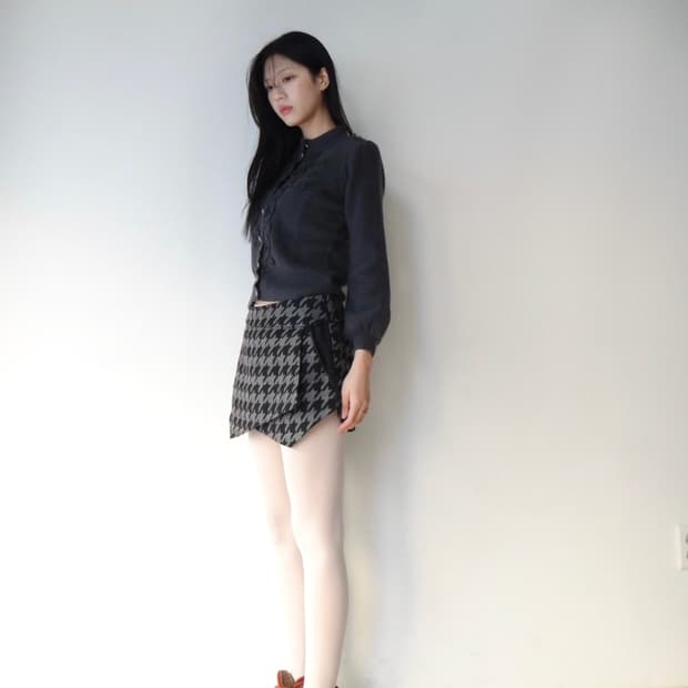 Embroidery shoulder epaulet point knit