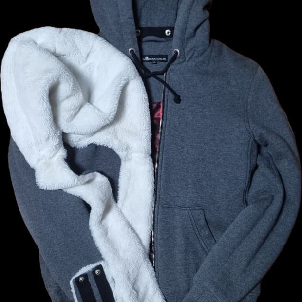 무스너클 버니스웨터