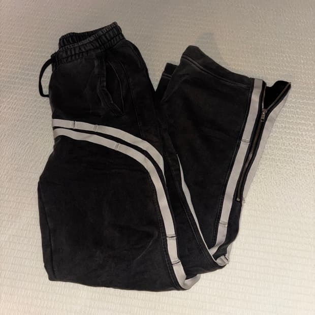레이서 월드 와이드 TRACK SWEATPANTS CHARCOAL