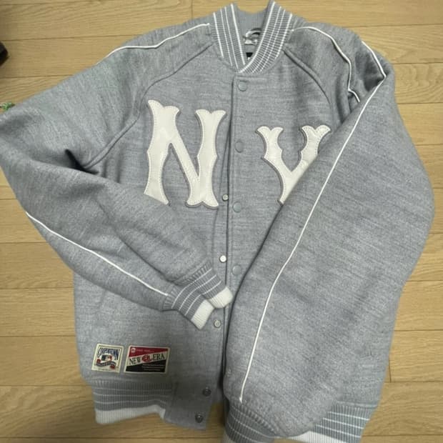 뉴에라 바시티 자켓