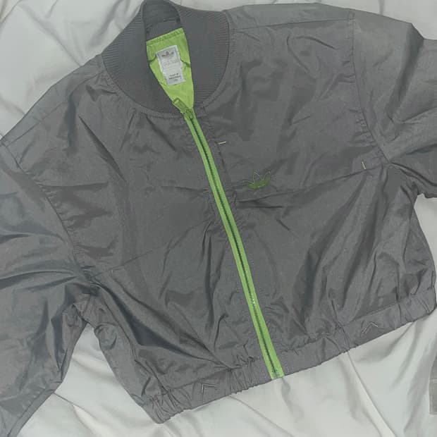 아디다스 커스텀 크롭 바람막이