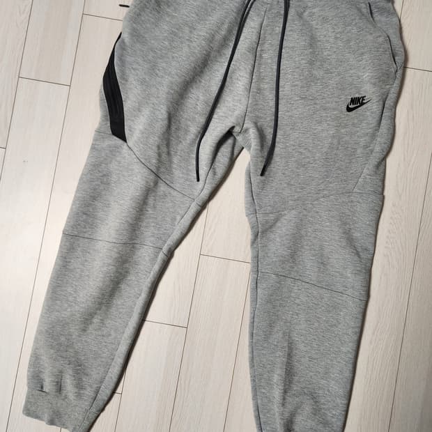 나이키 테크 플리스 조거 팬츠 805163-063 사이즈105 xl

에