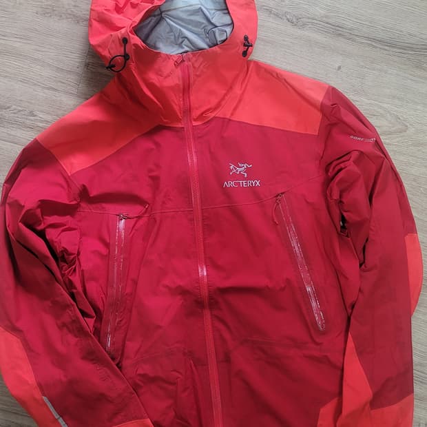 아크테릭스 베타 FL 고어텍스 자켓