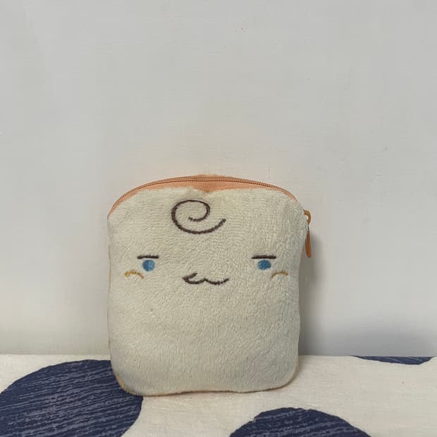 식빵 파우치