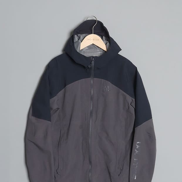 SALOMON Outline Shell Jacket