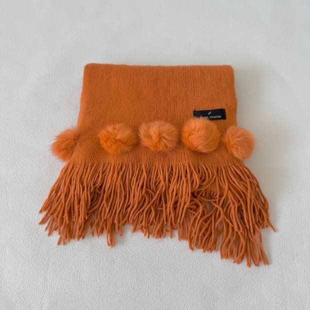 Pre owned 레빗퍼 머플러