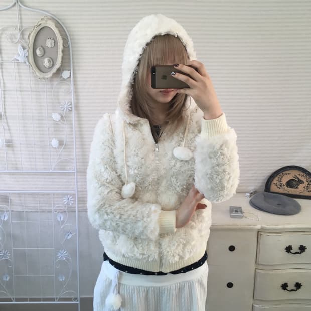 아이보리색 뽀글이 털 후드 집업