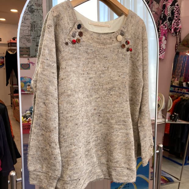 에스닉 오트밀 단추 니트