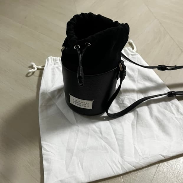 메종 마르지엘라 버킷백 블랙