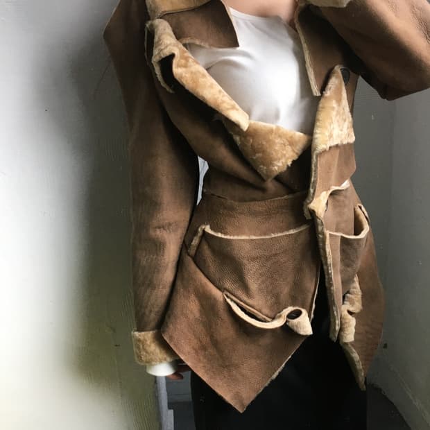 Vivienne Westwood 비비안웨스트우드 브라운 무스탕