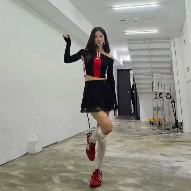 유이브빈티지 아디다스커스텀 오프숄더탑
