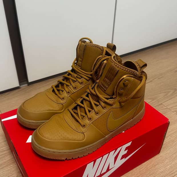 나이키 코트 버로우 미드 윈터 위트 265