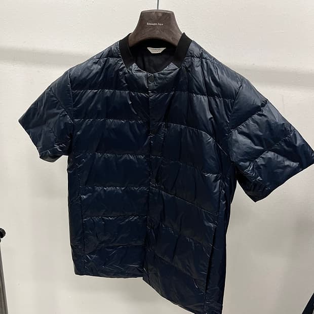 95) 랑방스포츠 반팔 다운패딩 