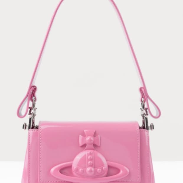 [구함] 비비안웨스트우드 헤이즐 핑크 구해요