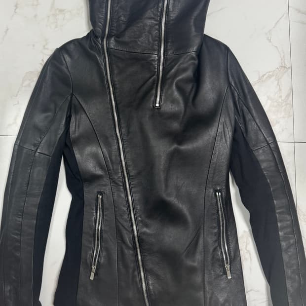 No id 노아이디 양가죽 하이넥 비대칭 자켓