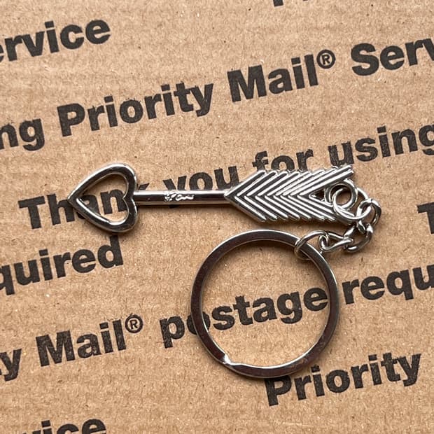 90s vtg Arrow Keyring