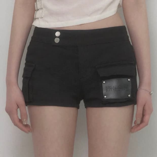 에트오소메 Leather Patch Cargo Short Pants