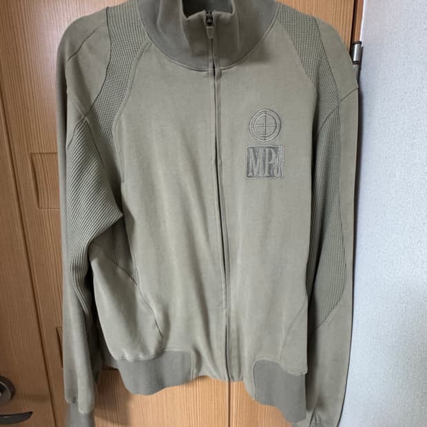 플라스틱프로덕트 contrast zippedjacket khaki. M