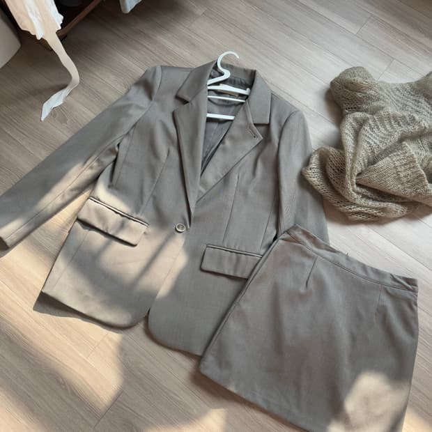 런던플랏 자켓 스커트 셋업