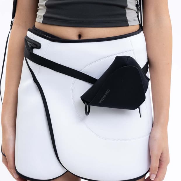 Hyein Seo 혜인서 파우치백