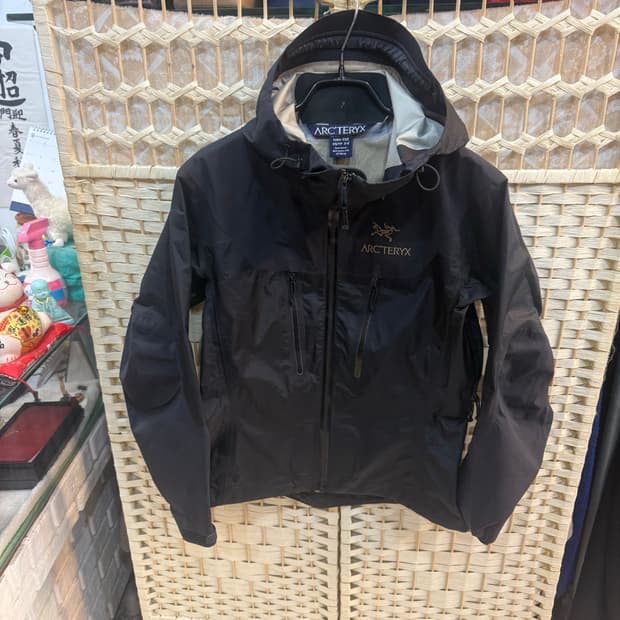 55-66 정품 아크테릭스 알파 SV 팝니다