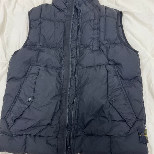 스톤 아일랜드 패딩 베스트 105